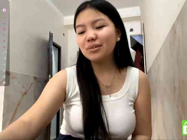 MagdalenaAlouf webcam