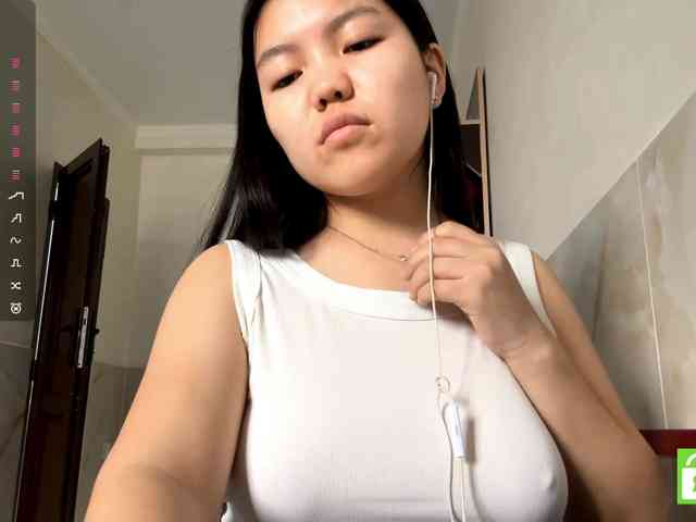 MagdalenaAlouf webcam