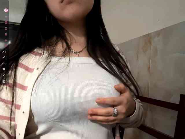 MagdalenaAlouf webcam