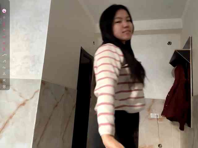 MagdalenaAlouf webcam