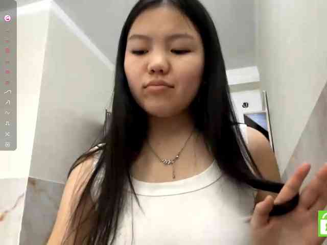 MagdalenaAlouf webcam