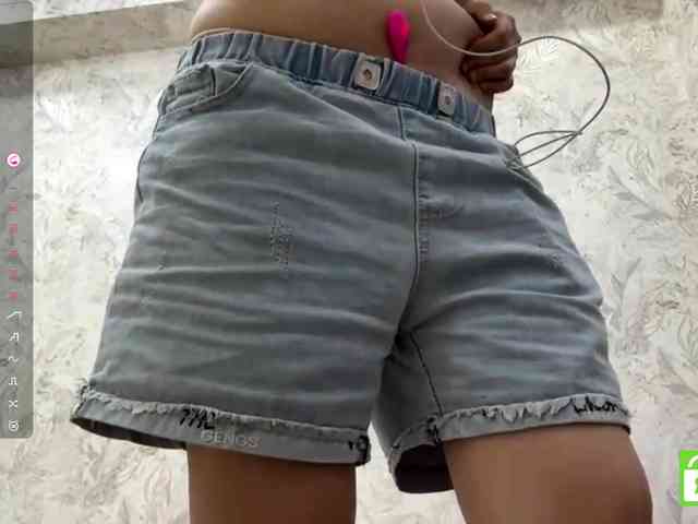 MagdalenaAlouf webcam