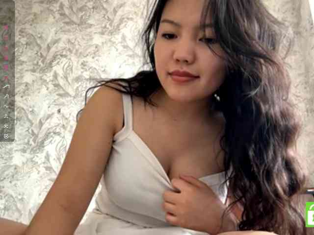 MagdalenaAlouf webcam