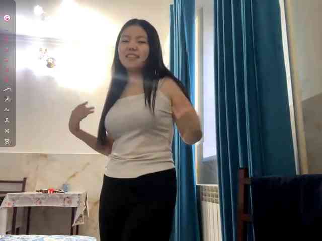 MagdalenaAlouf webcam