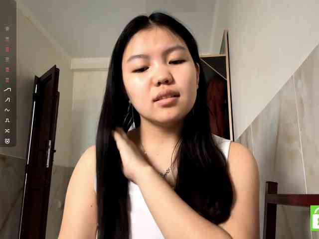 MagdalenaAlouf webcam