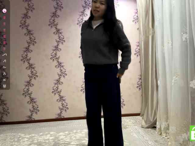 MagdalenaAlouf webcam