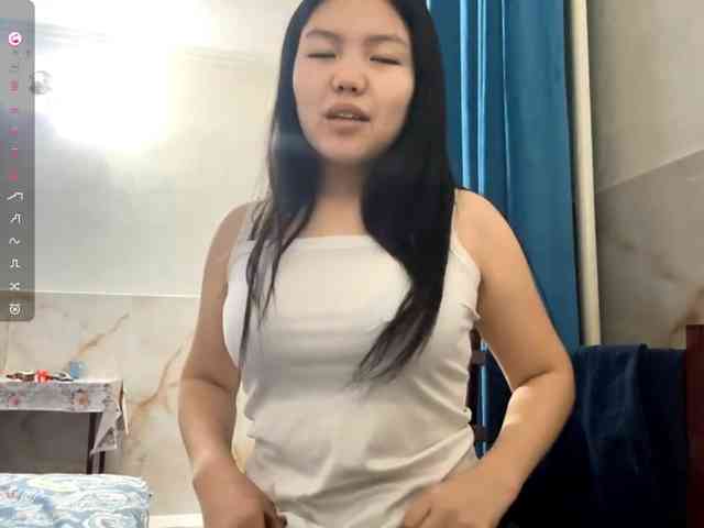 MagdalenaAlouf webcam