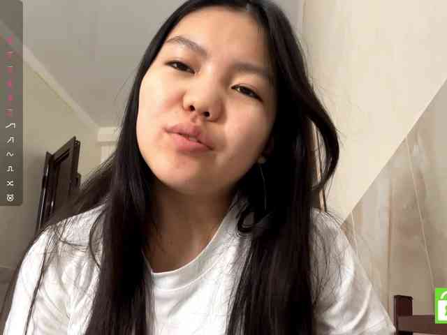 MagdalenaAlouf webcam