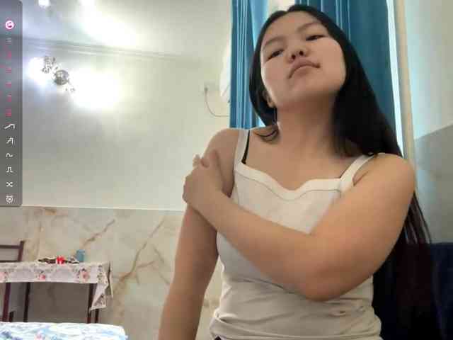 MagdalenaAlouf webcam