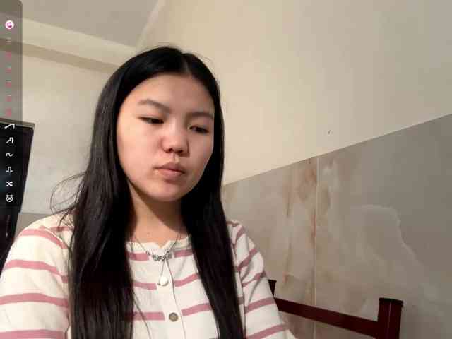 MagdalenaAlouf webcam