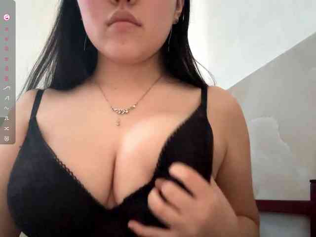 MagdalenaAlouf webcam