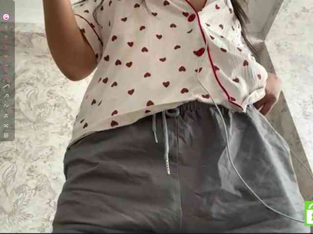 MagdalenaAlouf webcam