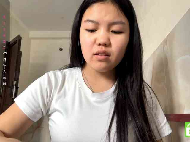 MagdalenaAlouf webcam