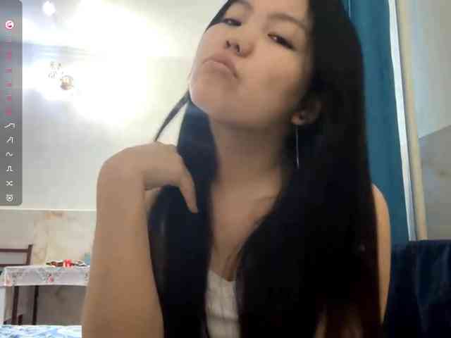 MagdalenaAlouf webcam