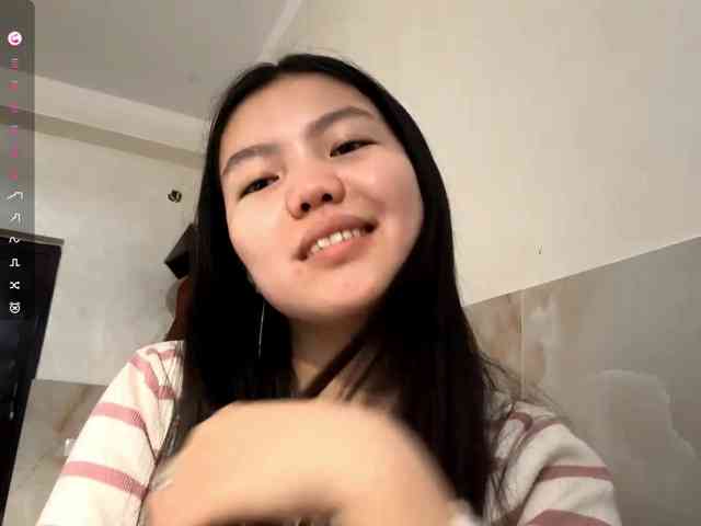 MagdalenaAlouf webcam