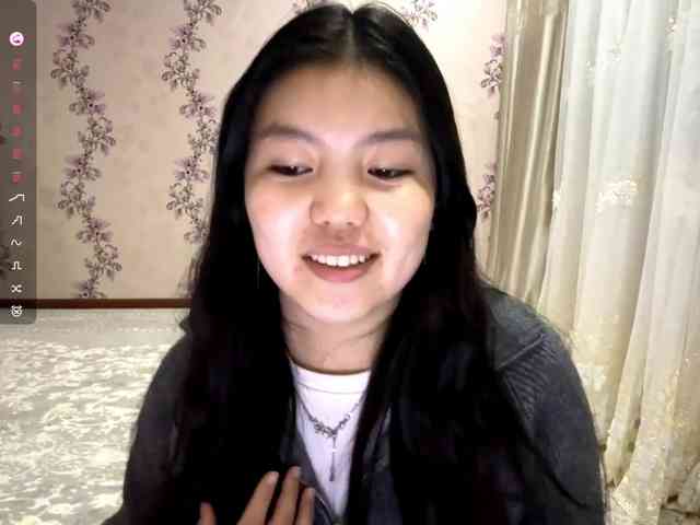 MagdalenaAlouf webcam