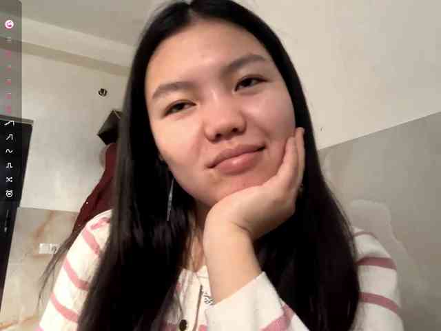 MagdalenaAlouf webcam