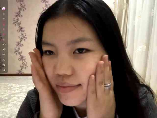 MagdalenaAlouf webcam