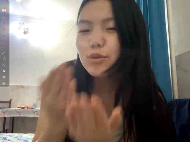 MagdalenaAlouf webcam