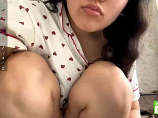 MagdalenaAlouf webcam