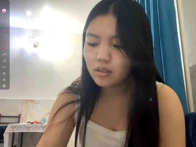 MagdalenaAlouf webcam