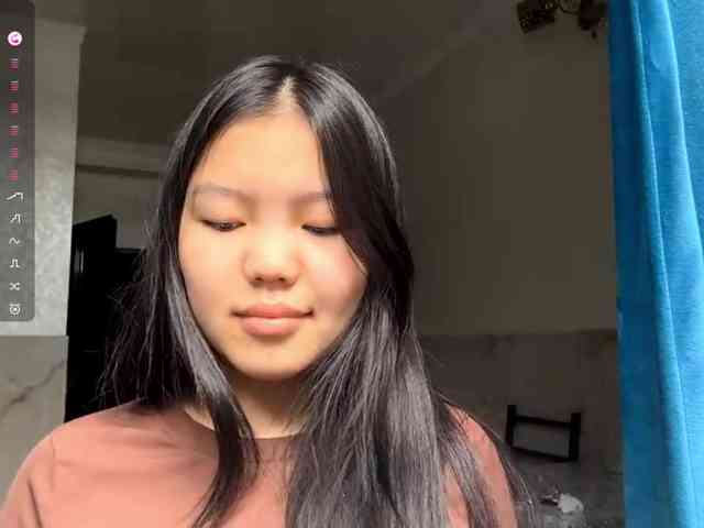 MagdalenaAlouf webcam