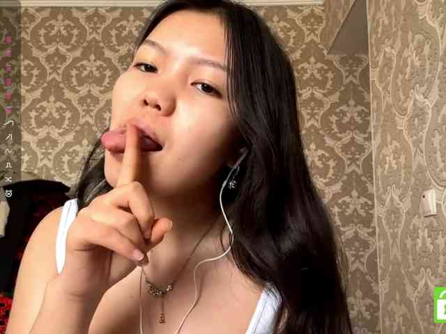 MagdalenaAlouf webcam