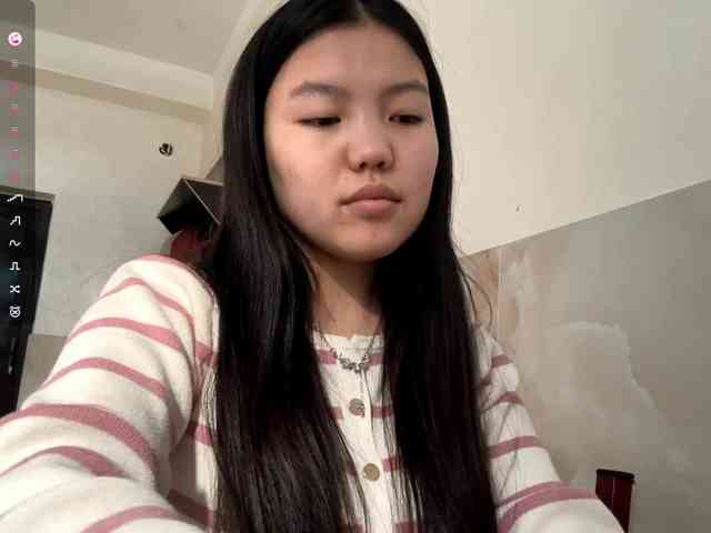 MagdalenaAlouf webcam