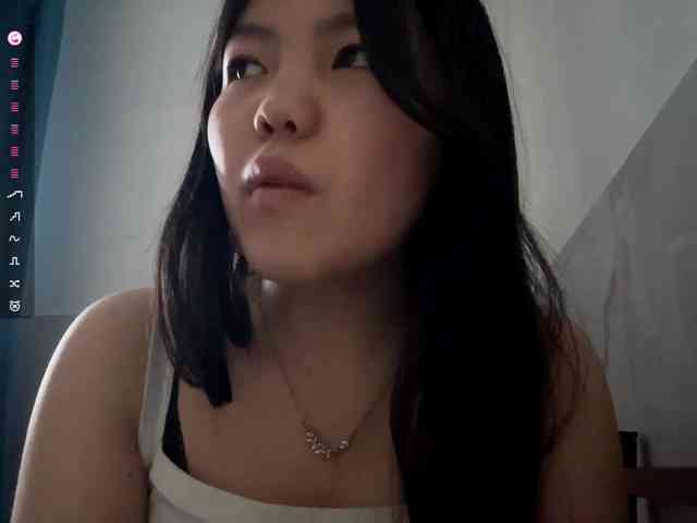 MagdalenaAlouf webcam