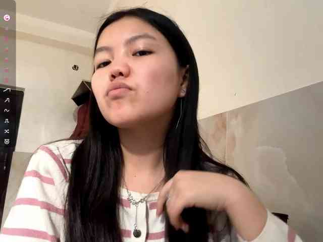 MagdalenaAlouf webcam