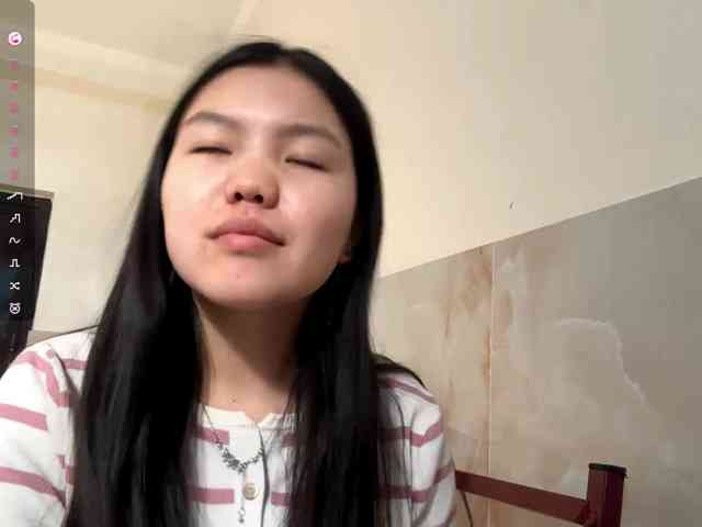 MagdalenaAlouf webcam