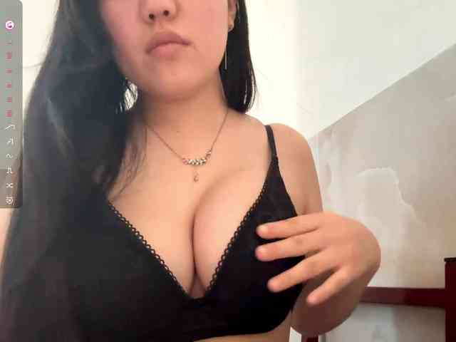 MagdalenaAlouf webcam