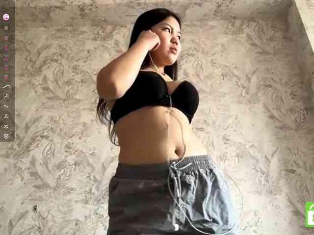 MagdalenaAlouf webcam