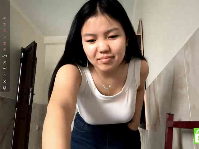 MagdalenaAlouf webcam