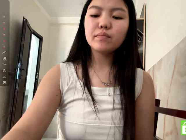 MagdalenaAlouf webcam