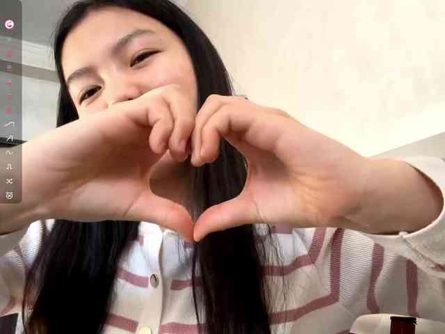 MagdalenaAlouf webcam