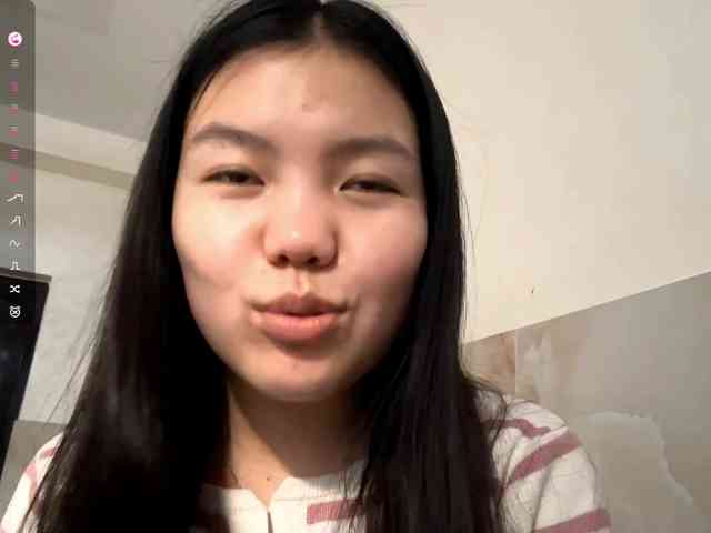 MagdalenaAlouf webcam