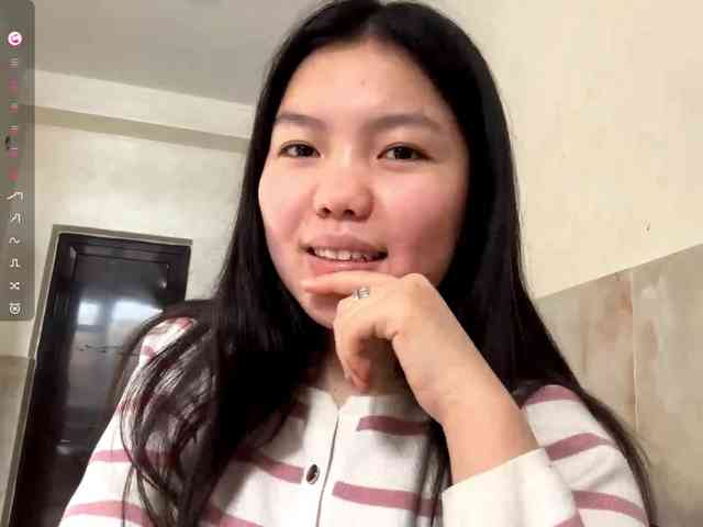 MagdalenaAlouf webcam