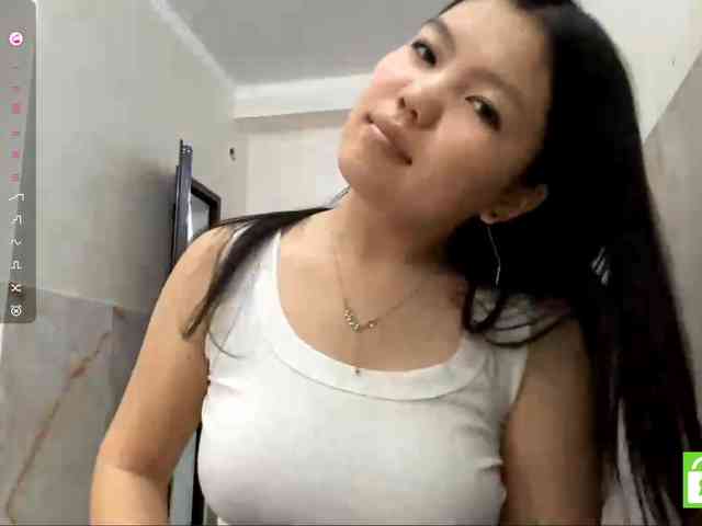 MagdalenaAlouf webcam