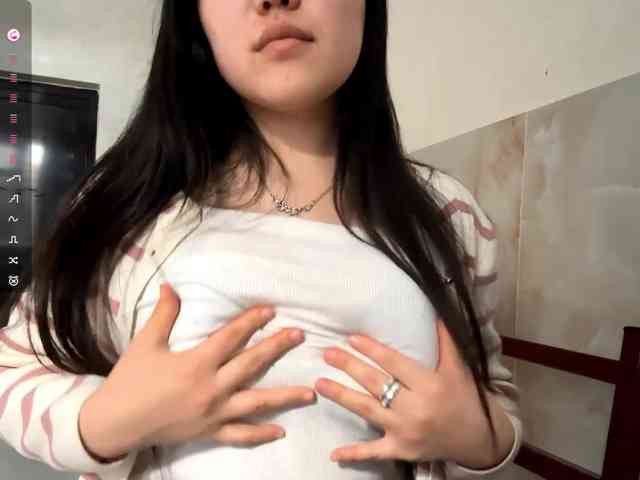 MagdalenaAlouf webcam