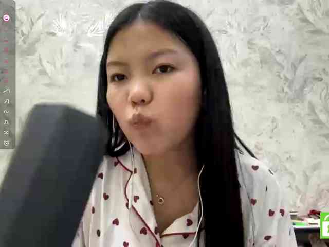 MagdalenaAlouf webcam