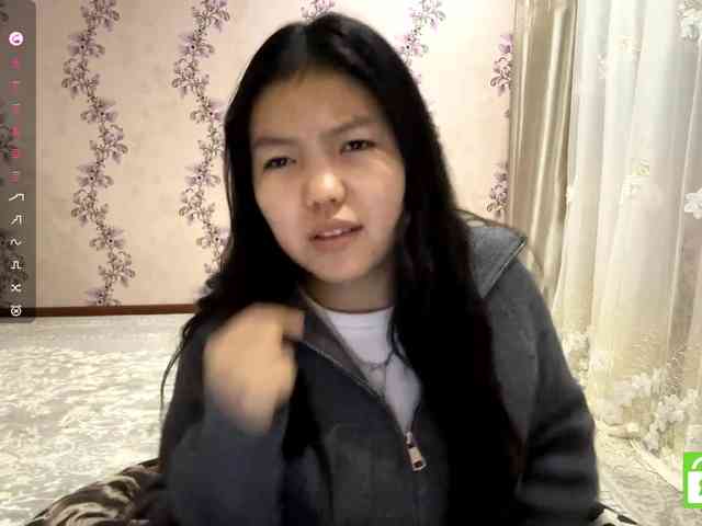 MagdalenaAlouf webcam