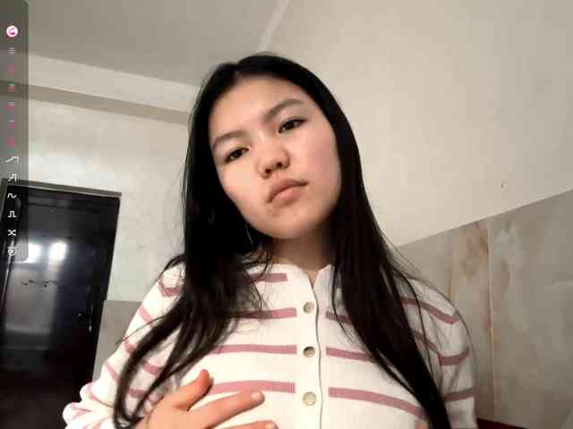 MagdalenaAlouf webcam