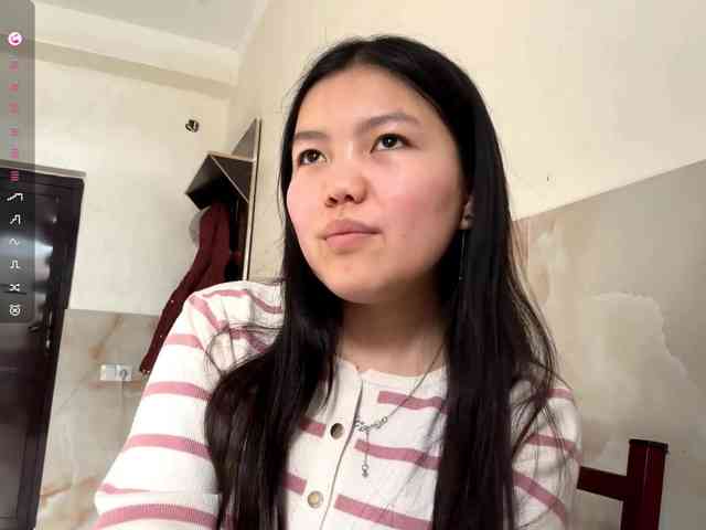 MagdalenaAlouf webcam