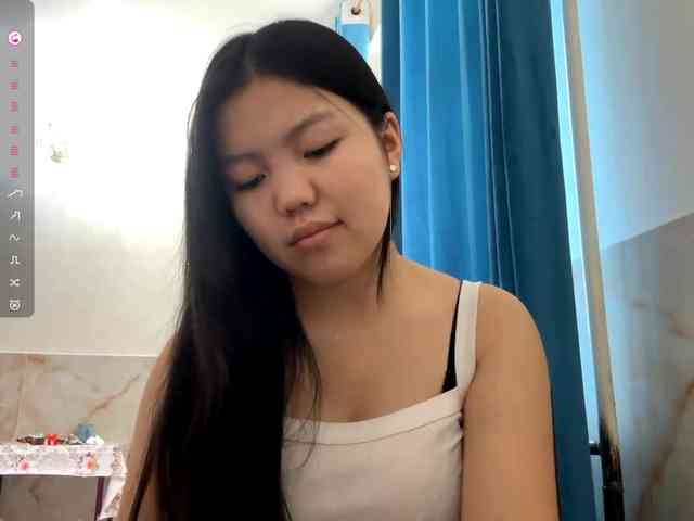 MagdalenaAlouf webcam