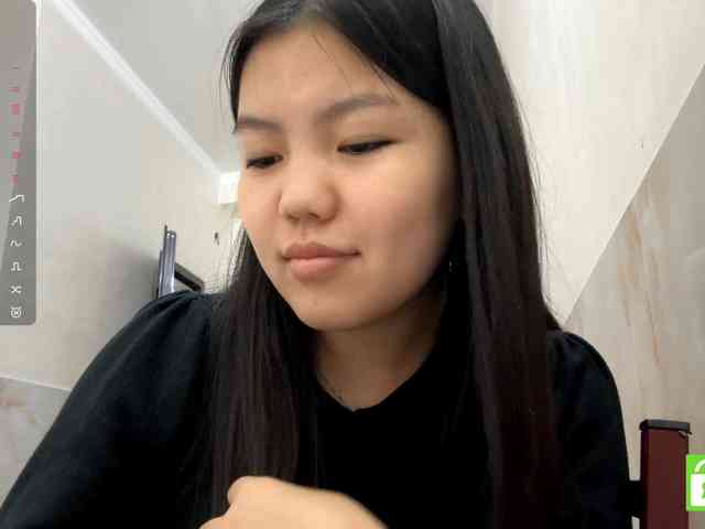 MagdalenaAlouf webcam