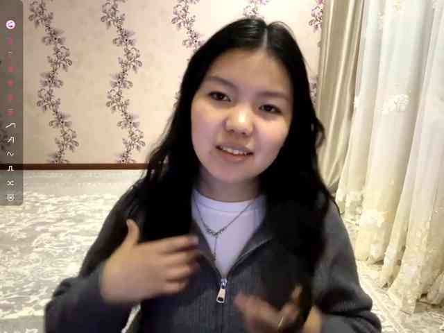 MagdalenaAlouf webcam