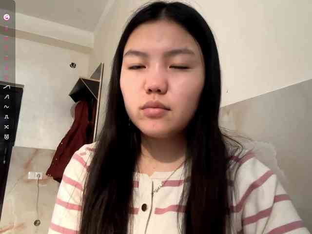 MagdalenaAlouf webcam