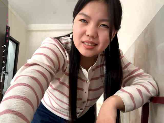 MagdalenaAlouf webcam