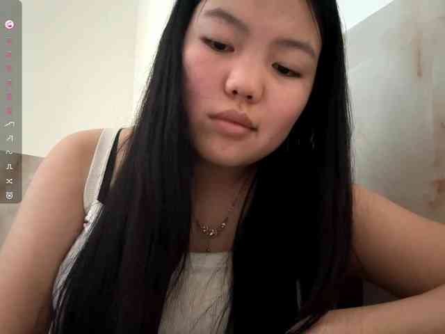 MagdalenaAlouf webcam